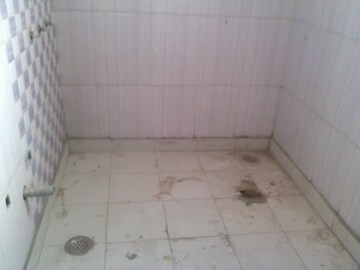 Bathroom in 2 BHK Builder Floor at Bansal Homes, Green Fields Colony – for Sale