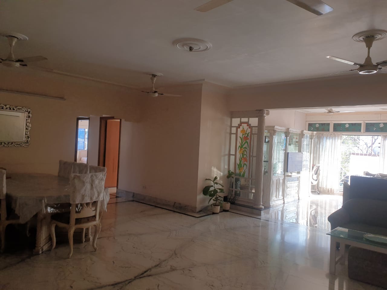 Resale 3.5 Bedroom 3300 Sq.Ft. Apartment in Ballygunge Kolkata 5984632