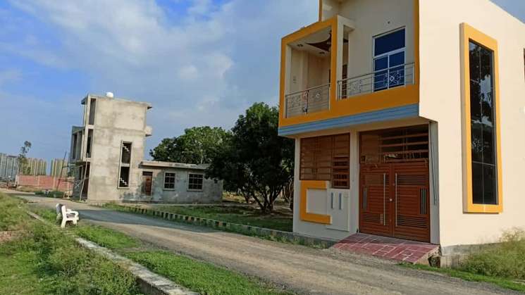 1000 Sq.Ft. Plot in Para Lucknow