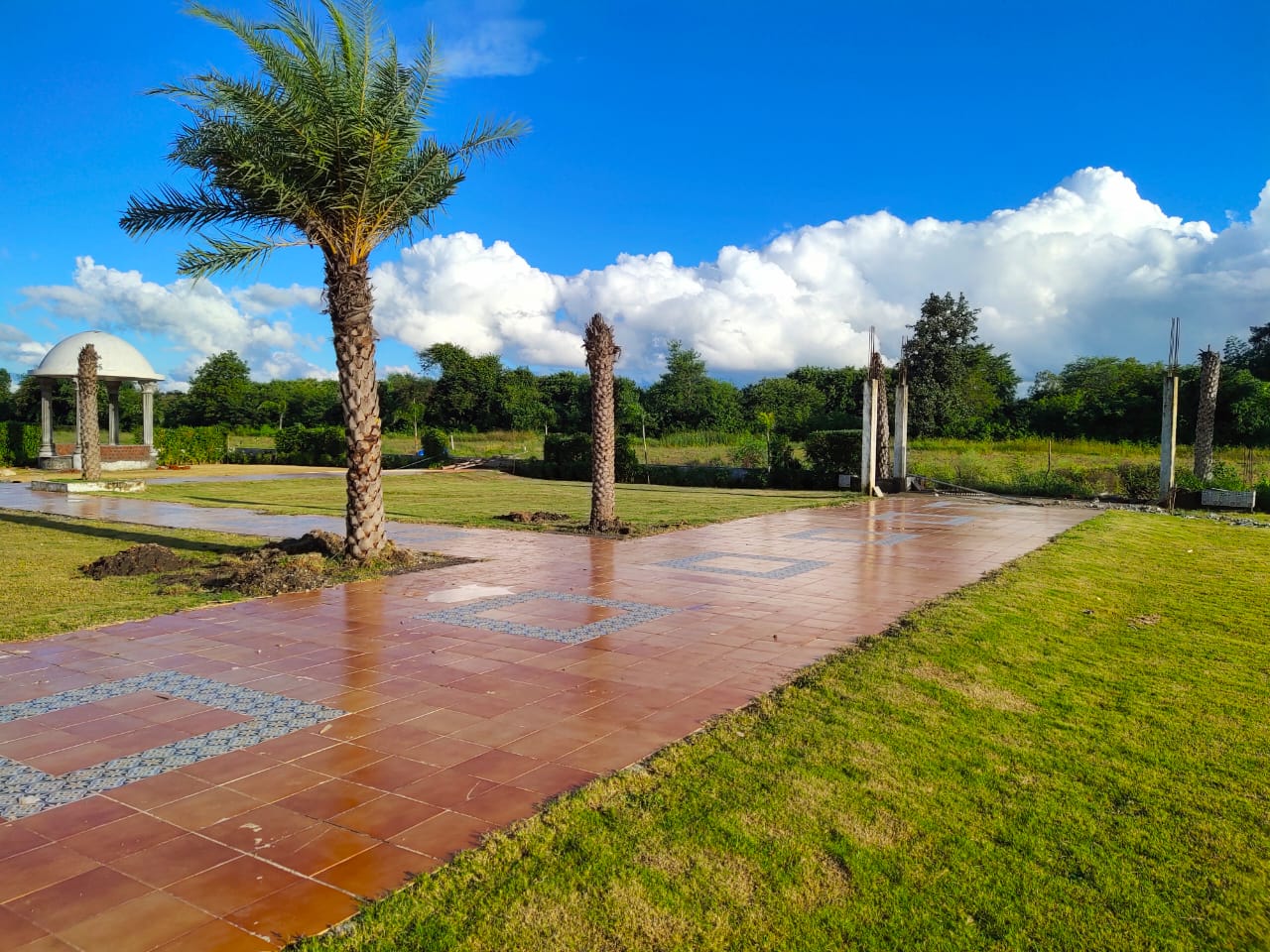 Resale 1000 Sq.Ft. Plot in Kolar Road Bhopal 5987053