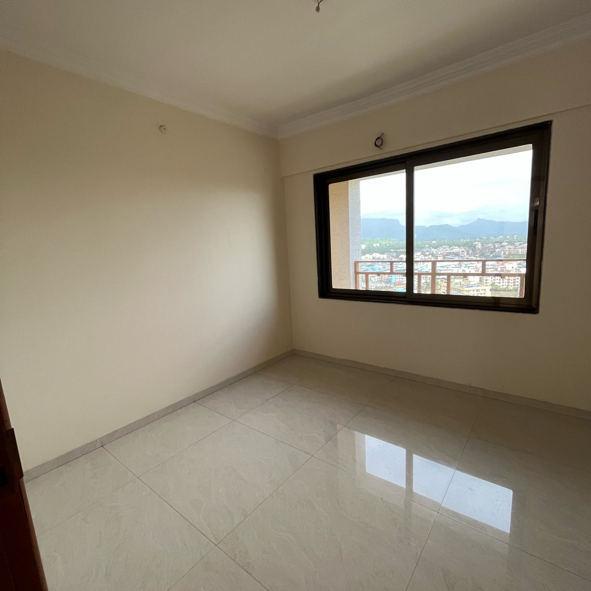 Resale 3 Bedroom 900 Sq.Ft. Apartment in National Harmony, New Panvel