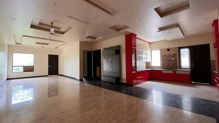 5 Bedroom 220 Sq.Mt. Villa in Sector 40 Noida