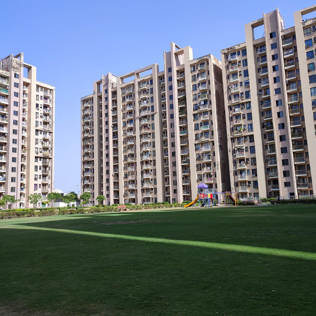 Rental 4 Bedroom 1870 Sq.Ft. Apartment in Unitech Uniworld ResortsThe