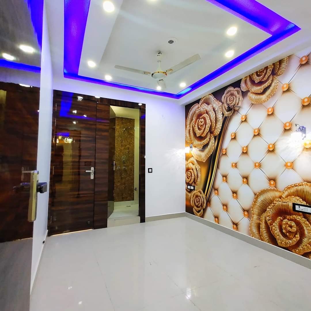 Rental 3 Bedroom 1800 Sq.Ft. Builder Floor in Pitampura Delhi 5991136