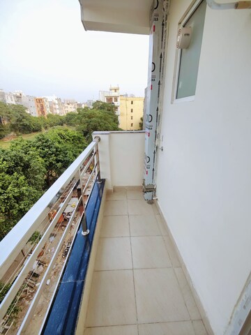 Balcony in 2 BHK Builder Floor at Ansal Sushant Lok I, Sector 43 – for Rent