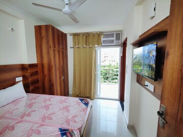Bedroom in 2 BHK Builder Floor at Ansal Sushant Lok I, Sector 43 – for Rent