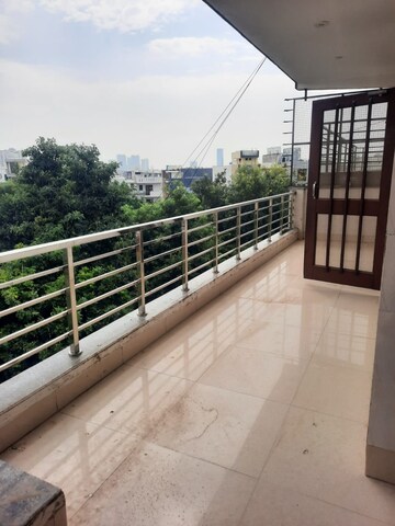 Balcony in 2 BHK Builder Floor at Ansal Sushant Lok I, Sector 43 – for Rent