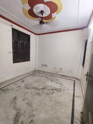 Room in 1 RK Builder Floor at Dwarka Mor – for Rent
