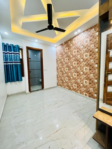 Room in 2 BHK Builder Floor at Dwarka Mor – for Sale