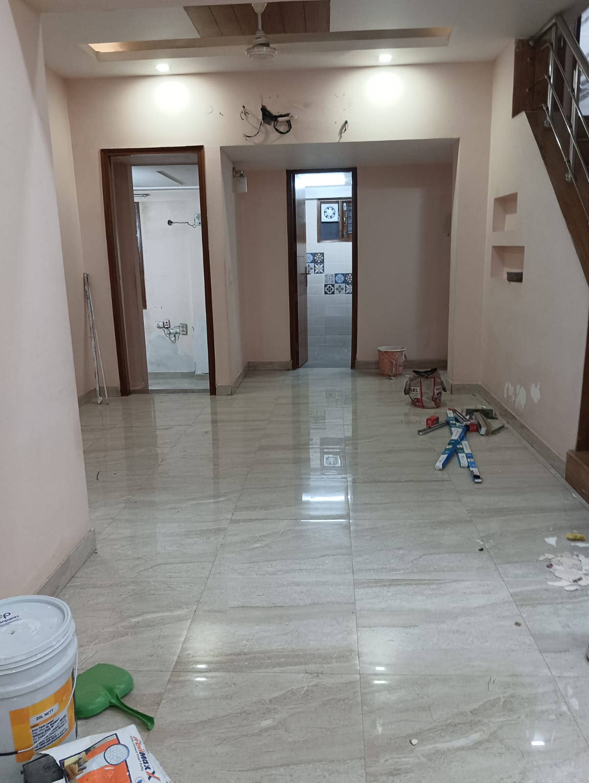 Rental 4 Bedroom 2000 Sq.Ft. Builder Floor in Mandakini Apartments