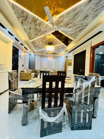 Room in 4 BHK Builder Floor at Dwarka Mor – for Sale