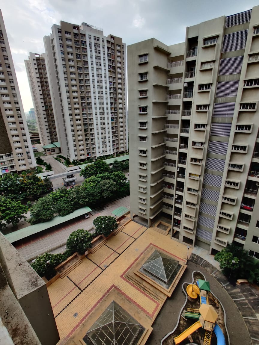 1 BHK Flats for Rent in Amanora Neo Towers Hadapsar, Pune