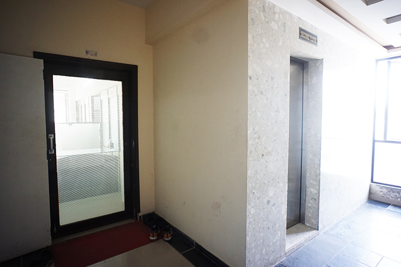 Resale Commercial Office Space 1025 Sq.Ft. in Naranpura Ahmedabad 5999940