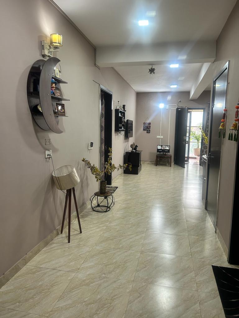 Rental 3 Bedroom 2000 Sq.Ft. Apartment in Saraswati Narmada Ganga