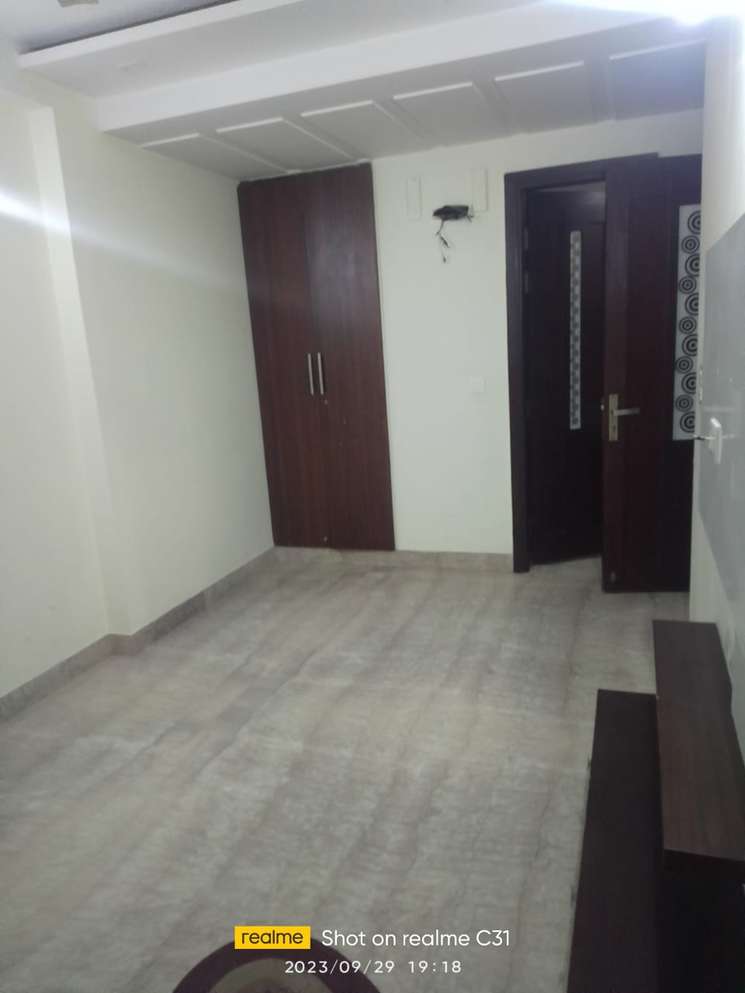 3 Bedroom 150 Sq.Yd. Builder Floor in Paschim Vihar Delhi
