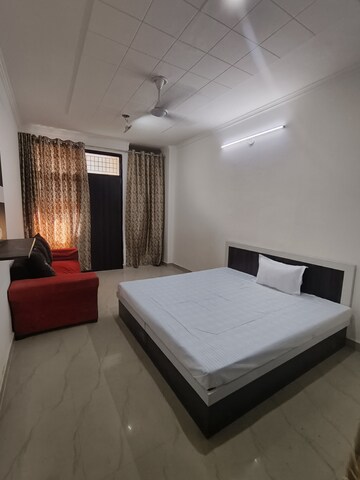 Master Bedroom in 2 BHK Builder Floor at Dwarka Mor – for Rent