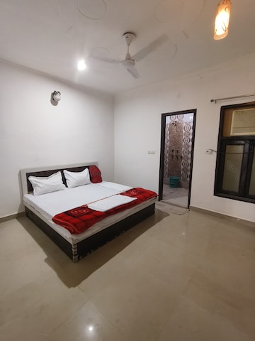 Master Bedroom in 3 BHK Builder Floor at Dwarka Mor – for Rent