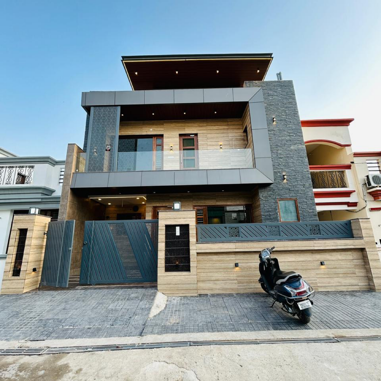 4 Bedroom 200 Sq.Yd. Independent House in Sector 125 Mohali