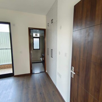 Room in 3 BHK Apartment at Adani Samsara Vilasa, Sector 63 – for Rent