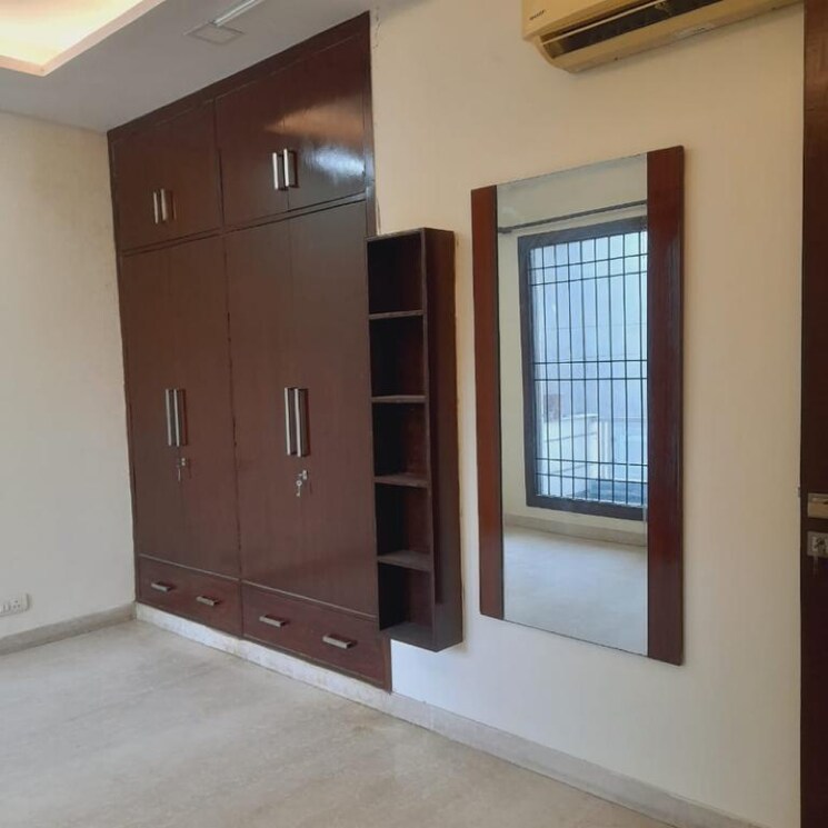 Room, uppal-southend 4 Bedroom 2700 Sq.Ft. Builder Floor In Sector 49 Gurgaon 6011016