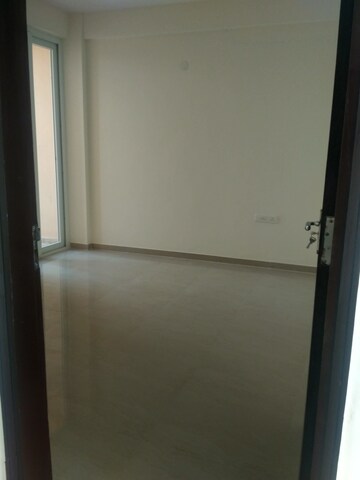 Room in 3 BHK Builder Floor at Omaxe Ambrosia, North Mullanpur – for Sale