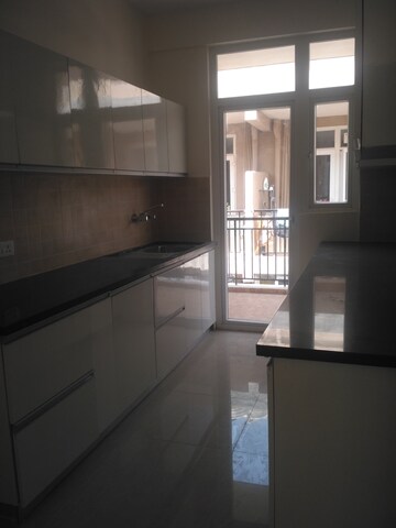 Kitchen in 3 BHK Builder Floor at Omaxe Ambrosia, North Mullanpur – for Sale