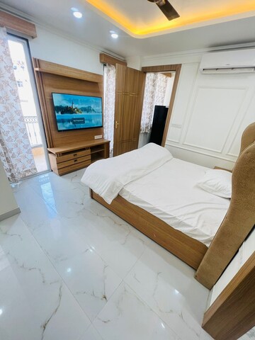 Living Room in 1 BHK Builder Floor at Ansal Sushant Lok I, Sector 43 – for Rent