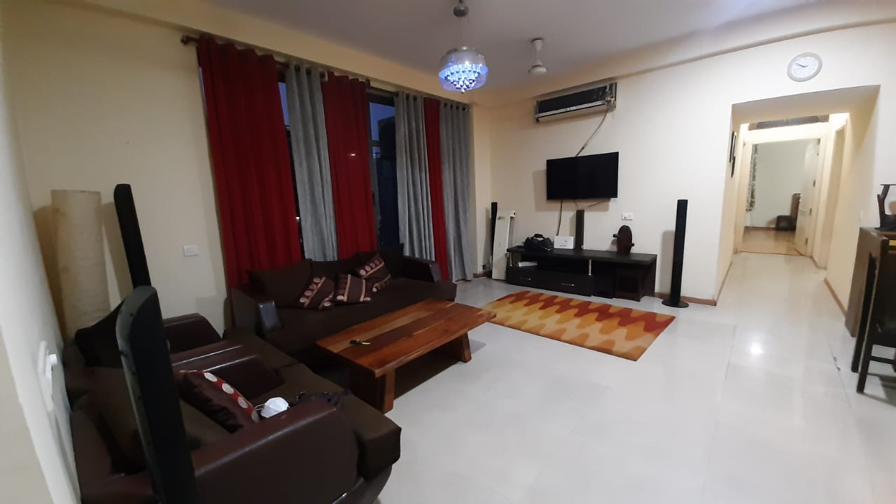Rental 3.5 Bedroom 1950 Sq.Ft. Apartment in Unitech Horizon, Gn Sector
