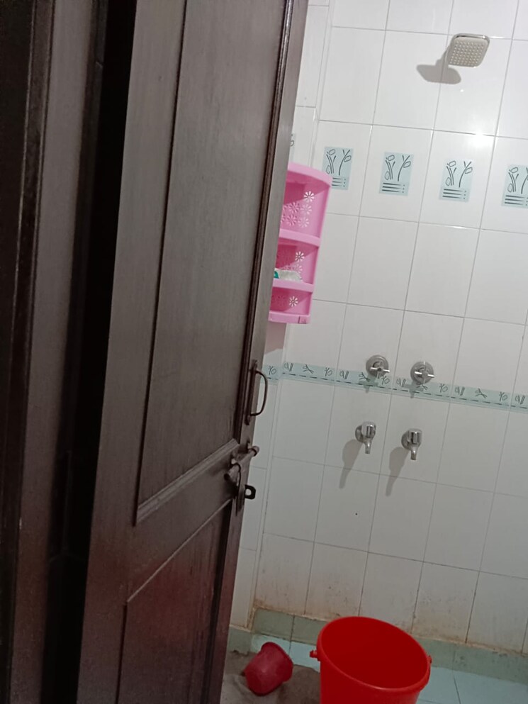 Bathroom, lajpat nagar 4 1 Bedroom 462 Sq.Ft. Builder Floor In Lajpat Nagar 4 Delhi 6029598