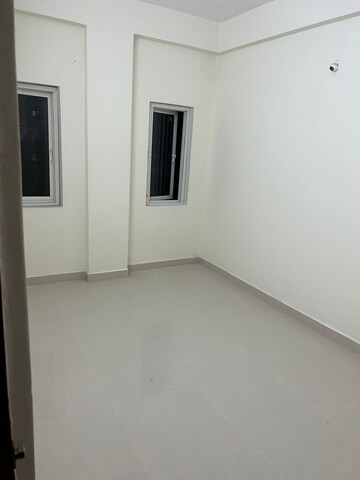 Room in 3 BHK Apartment at Alkapoor – for Rent