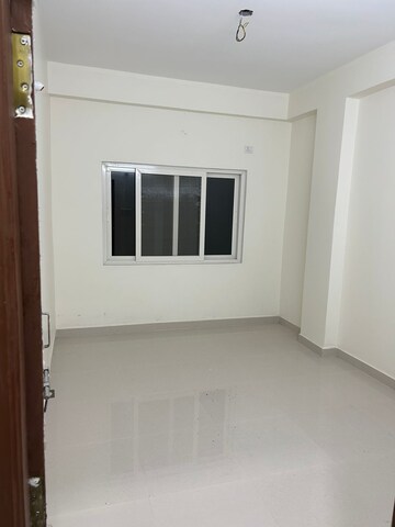Room in 3 BHK Apartment at Alkapoor – for Rent