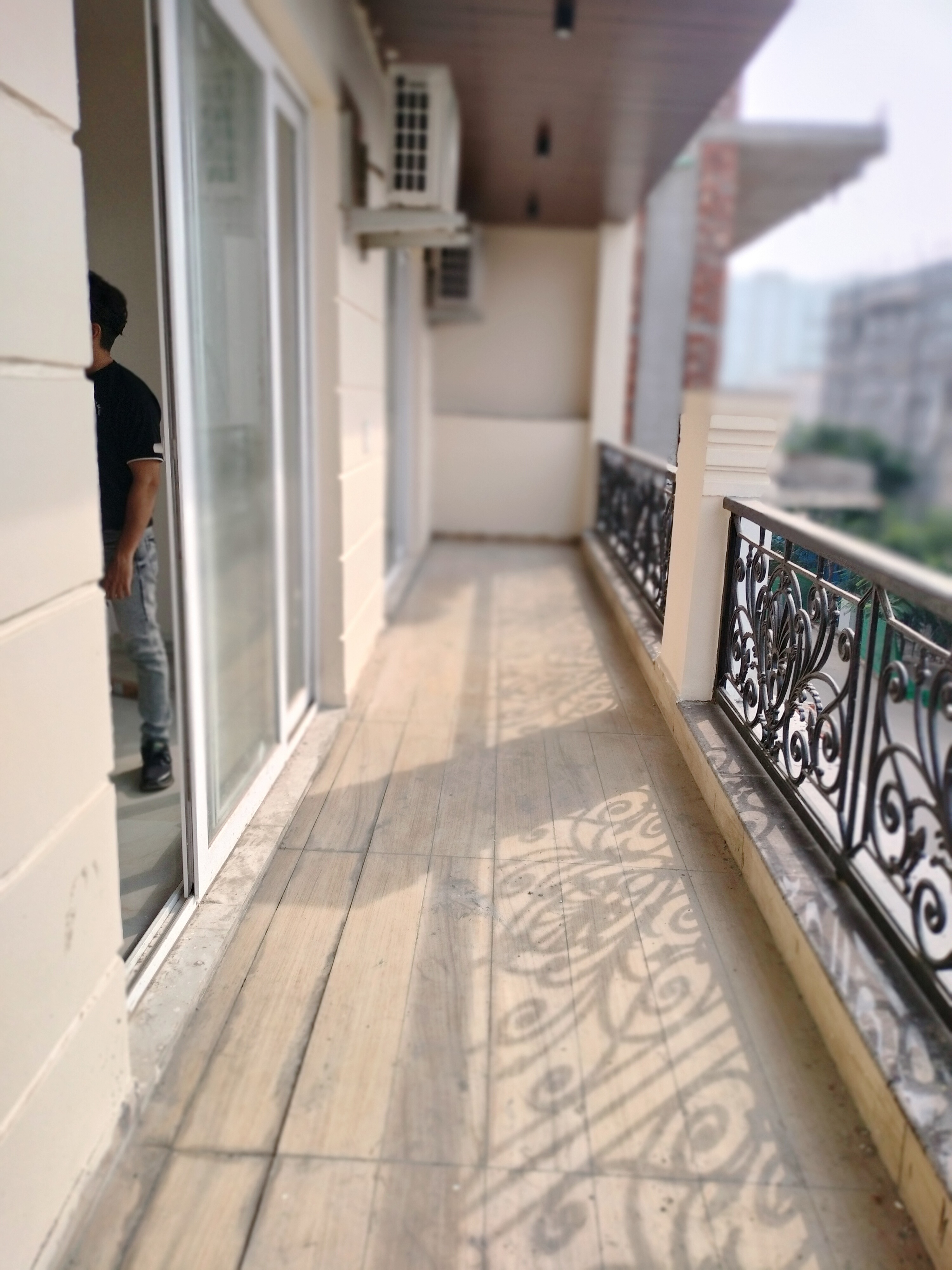 Rental 4 Bedroom 3192 Sq.Ft. Apartment in Emaar MGF Emerald Hills