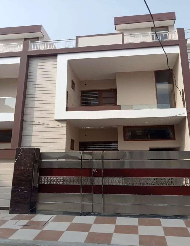 5 Bedroom 160 Sq.Yd. Villa in Lohgarh Zirakpur