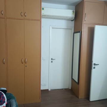 Room in 3 BHK Apartment at M3M Ikonic, Sector 68 – for Rent