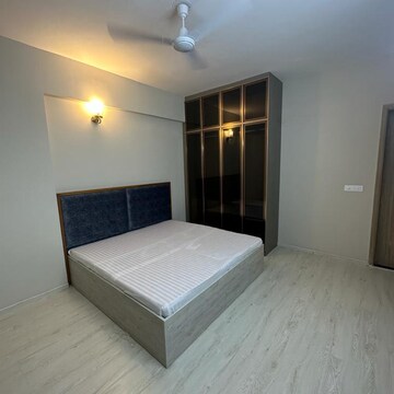 Room in 2 BHK Apartment at M3M Skywalk, Sector 74 – for Rent
