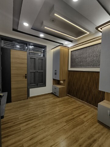 Room in 2 BHK Builder Floor at Dwarka Mor – for Sale