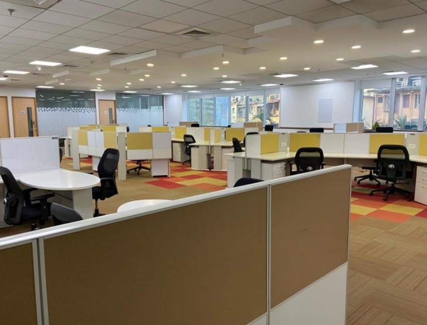 Resale Commercial Office Space 2000 Sq.Ft. in Kandivali West Mumbai