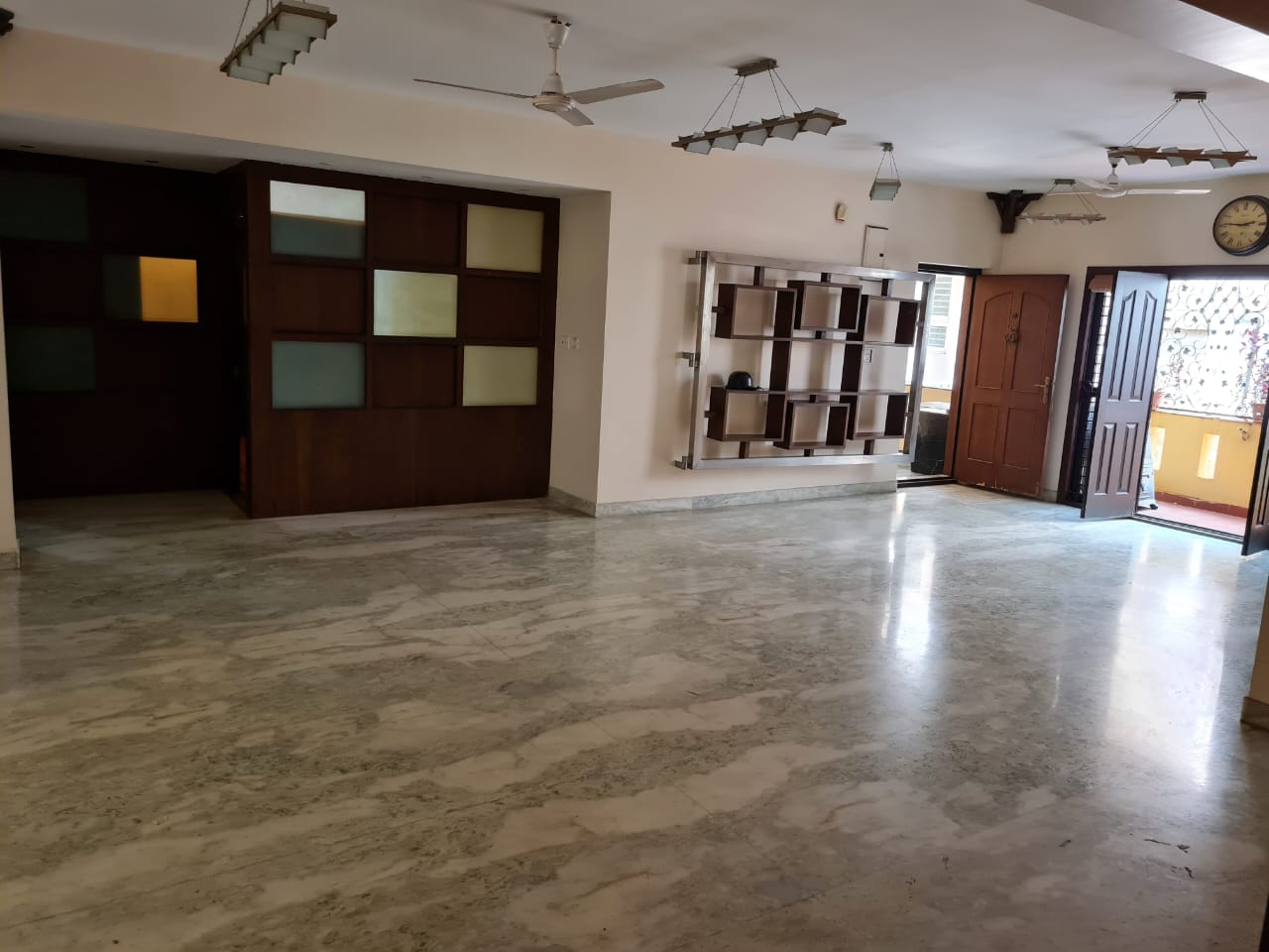 Rental 4 Bedroom 3000 Sq.Ft. Apartment in Millers Road Bangalore 6045182