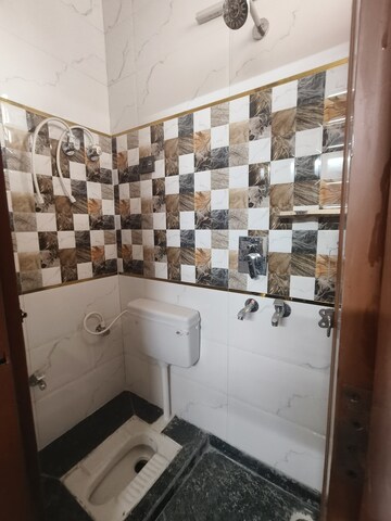 Master Bedroom in 2 BHK Builder Floor at Dwarka Mor – for Rent