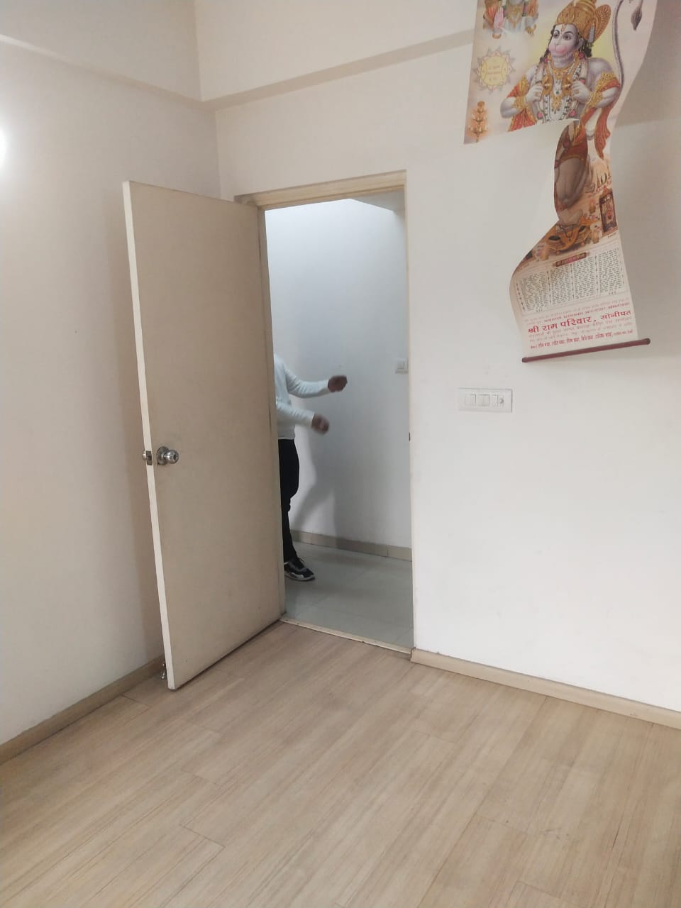 Rental 3 Bedroom 1600 Sq.Ft. Apartment in DLF Capital Greens Phase I