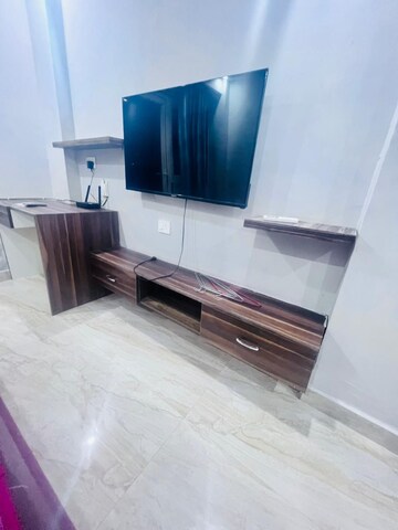 Living Room in 1 BHK Builder Floor at Ansal Sushant Lok I, Sector 43 – for Rent