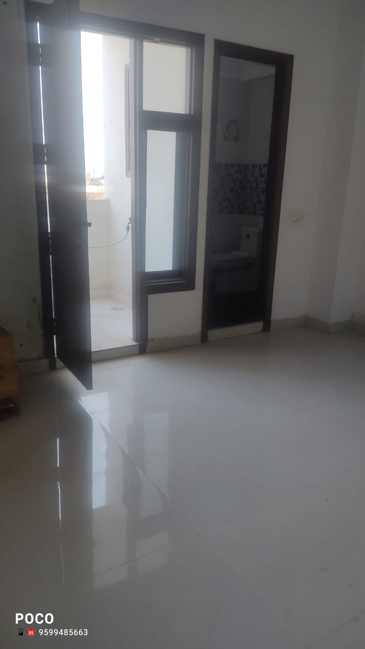Resale 1 Bedroom 500 Sq.Ft. Builder Floor in Shri Ram Apartments