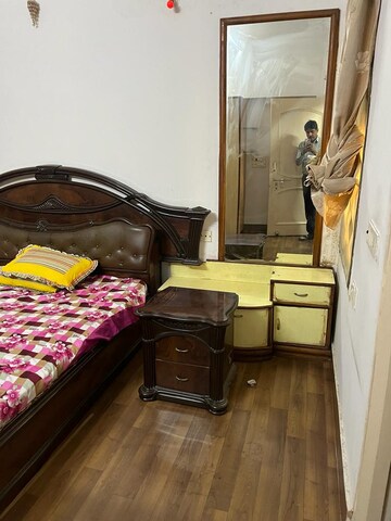 Room in 2 BHK Apartment at Devendra Nagar – for Rent