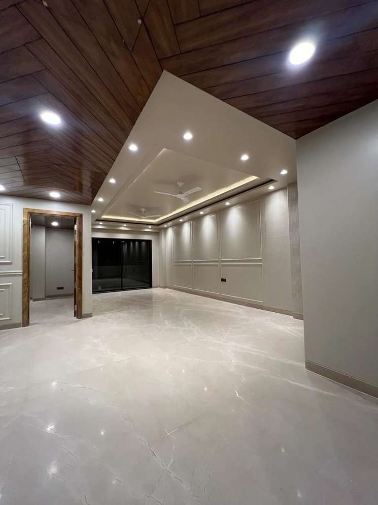3.5 Bedroom 2205 Sq.Ft. Builder Floor in Dlf Phase V Gurgaon