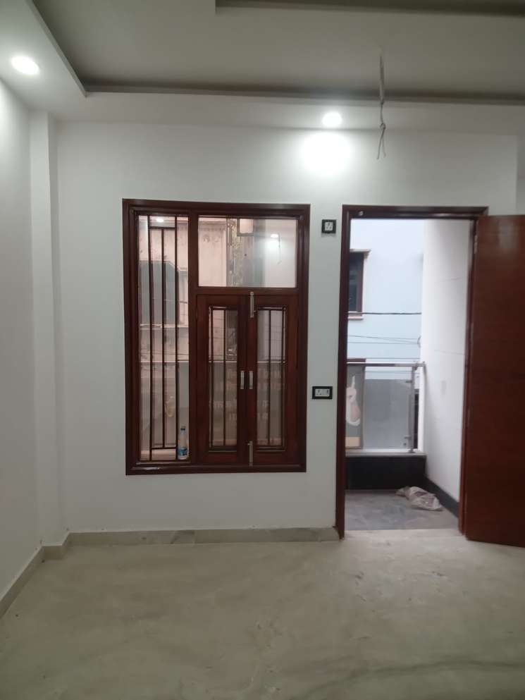 3 Bedroom 900 Sq.Ft. Builder Floor in Rohini Sector 23 Delhi