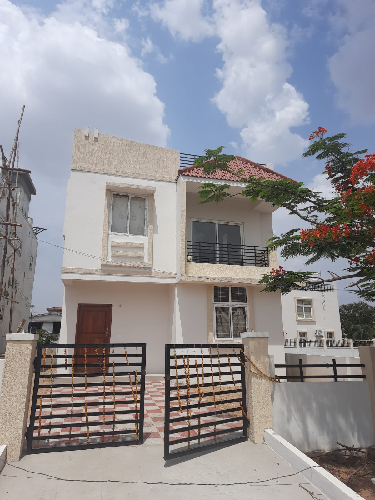 Resale 2 Bedroom 835 Sq.Ft. Independent House in Prajay Water front