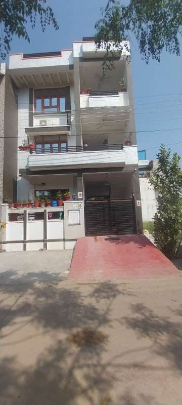 Pandit Shree Prakash Tiwari From Shiv Properties Gomati Nagar Lucknow