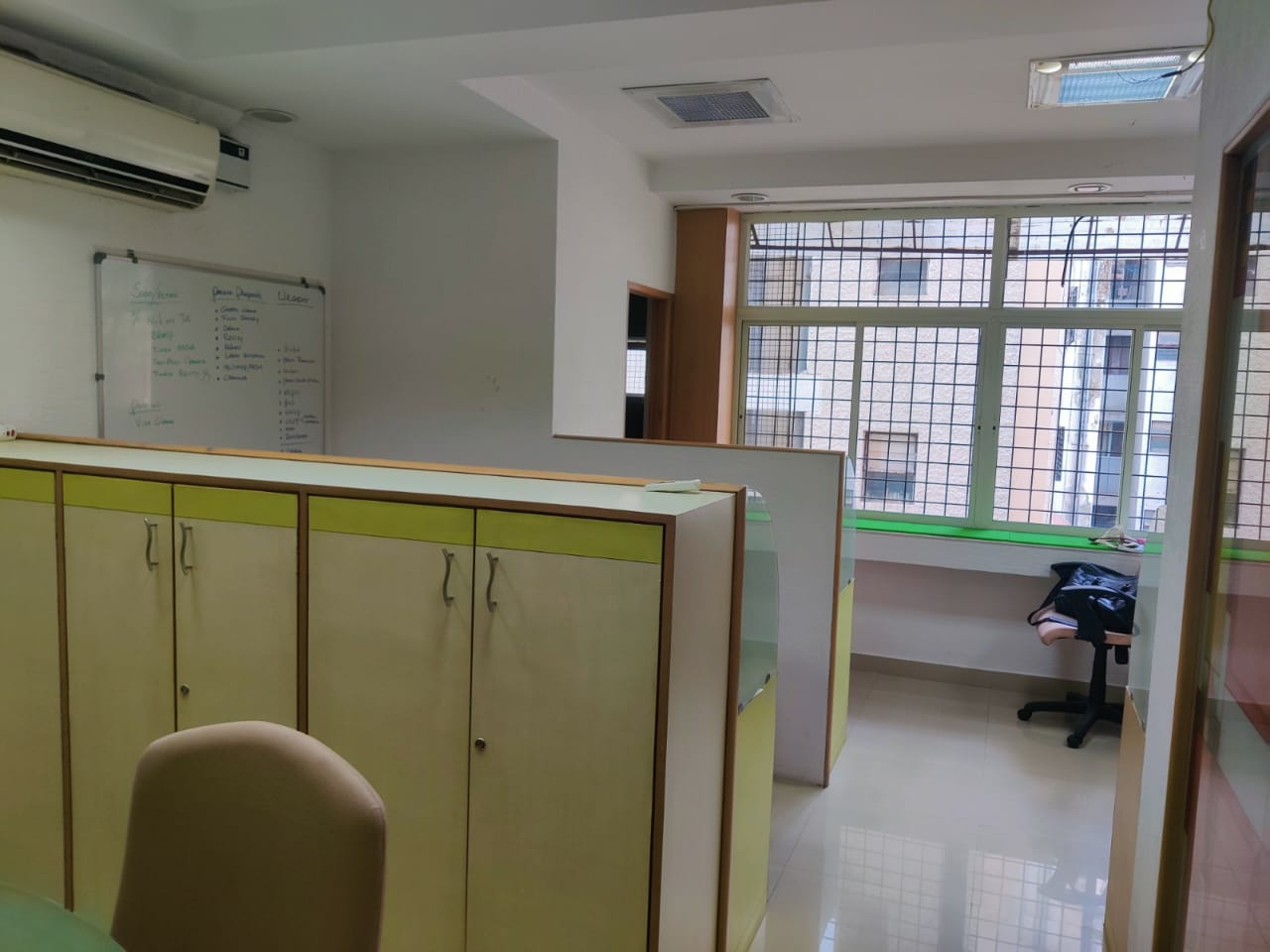 Rental Commercial Office Space 700 Sq.Ft. in Mittal Towers, Sivanchetti Gardens Bangalore 6068798
