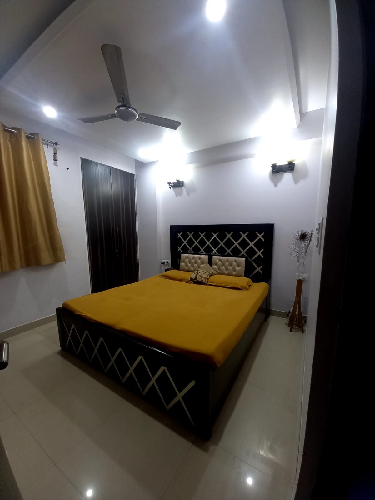 Resale 3 Bedroom 1930 Sq.Ft. Builder Floor in New Rajinder Nagar Delhi