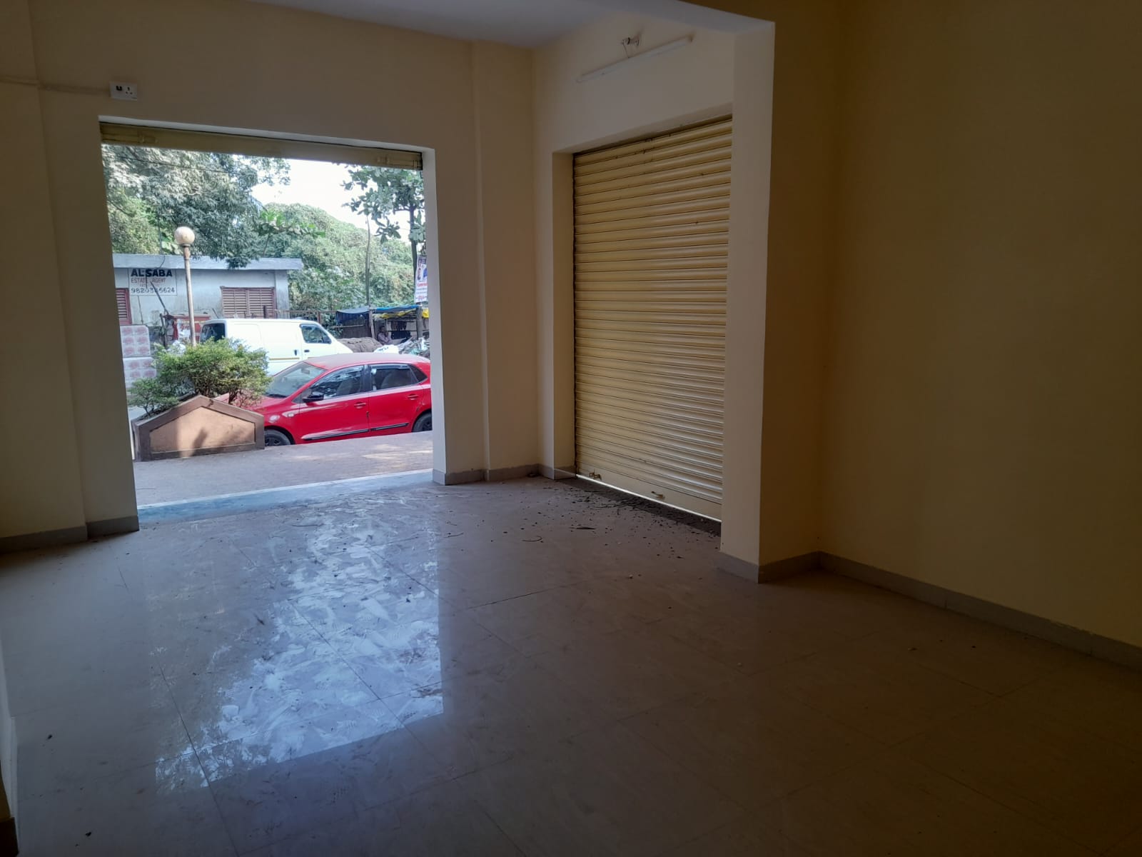 Rental Commercial Shop 300 Sq.Ft. in Malwani Namaskar CHS, Malad West